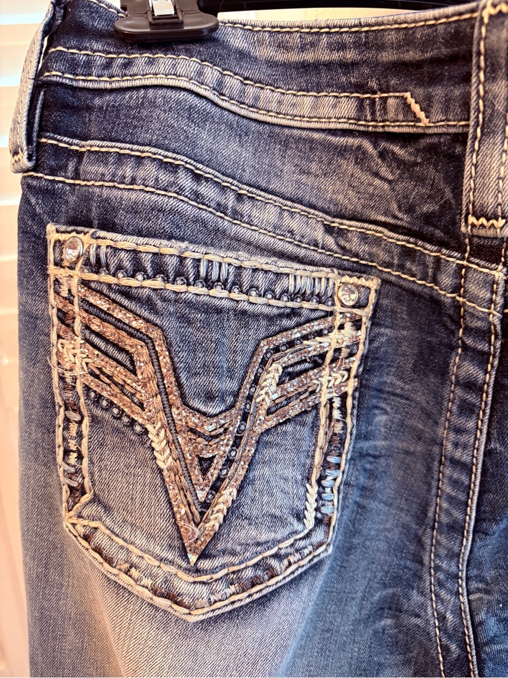 Vigoss Women's Cropped Jeans in Faded Blue Wash - Picture 6 of 10